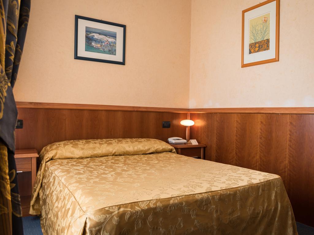 Bluebay Colle Della Trinita Perugia 호텔 코르시아노 객실 사진