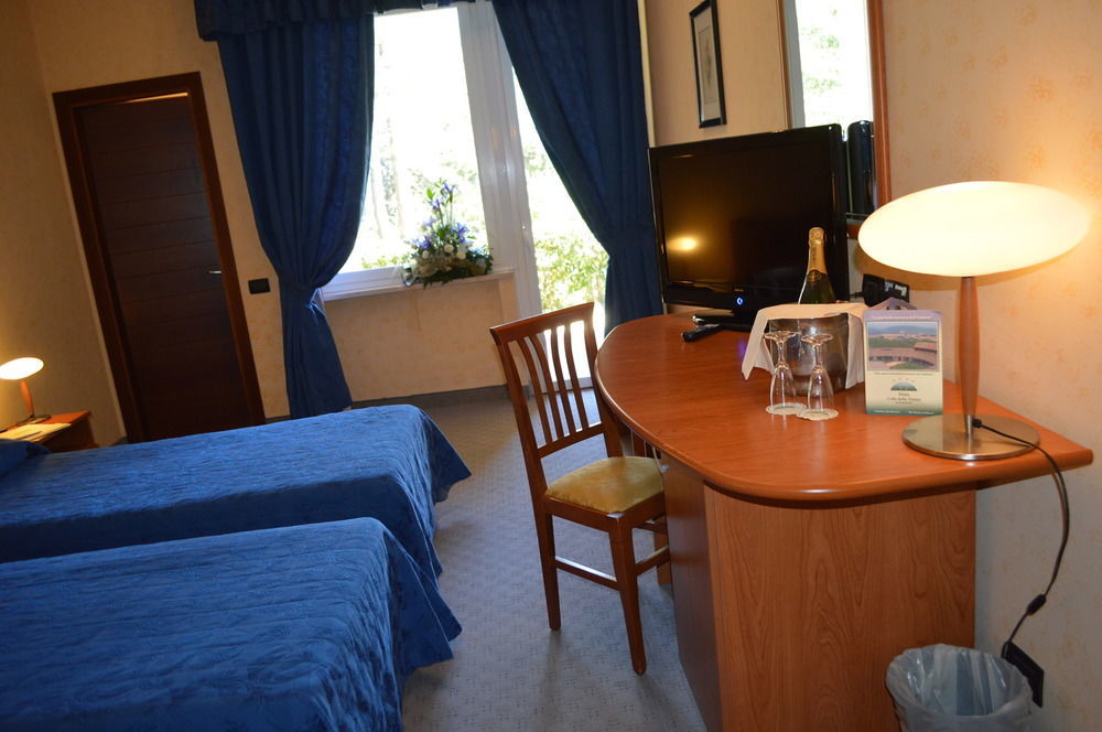 Bluebay Colle Della Trinita Perugia 호텔 코르시아노 외부 사진