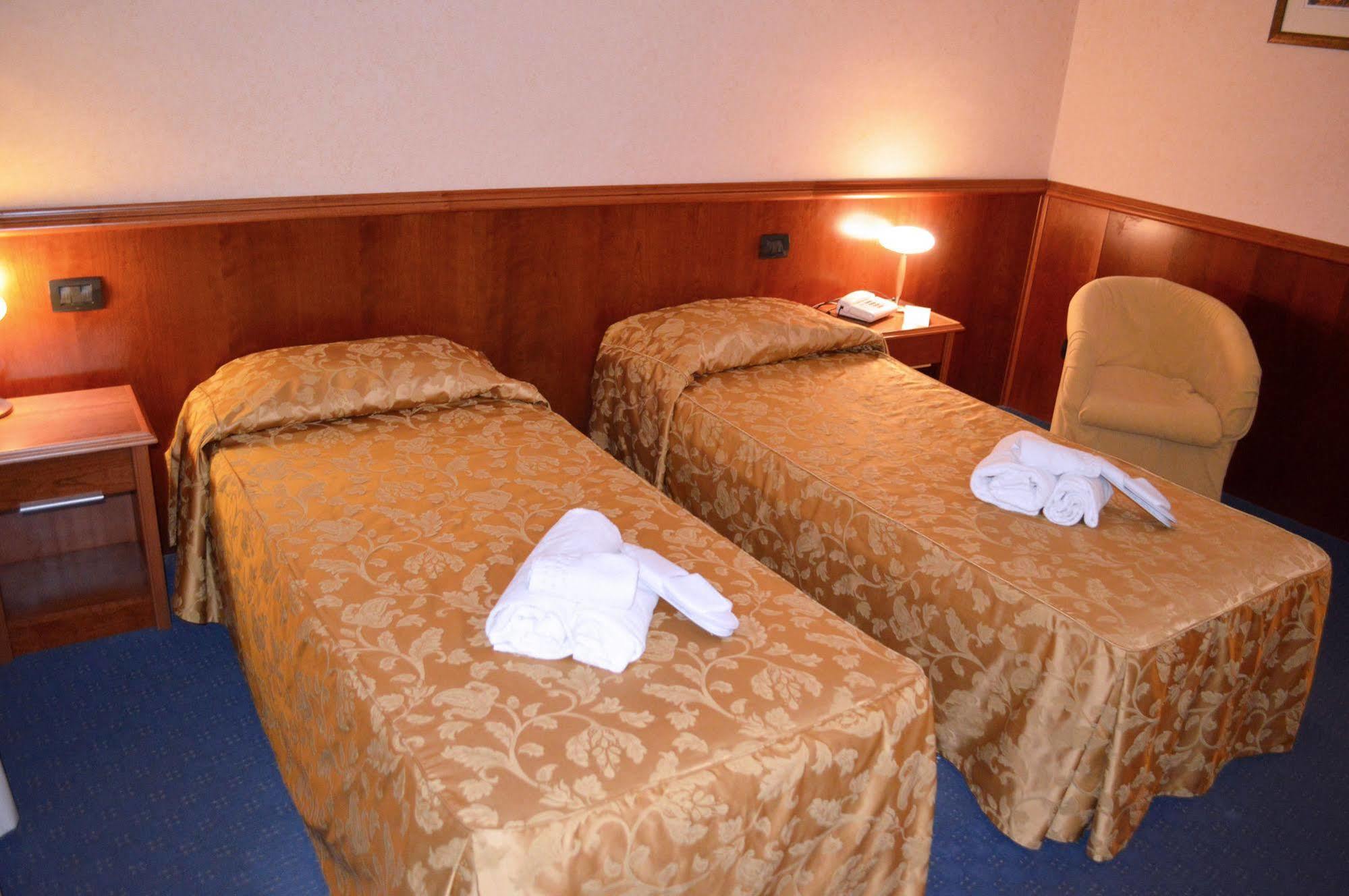 Bluebay Colle Della Trinita Perugia 호텔 코르시아노 외부 사진